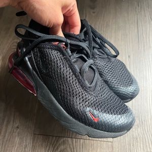 12c Nike 270